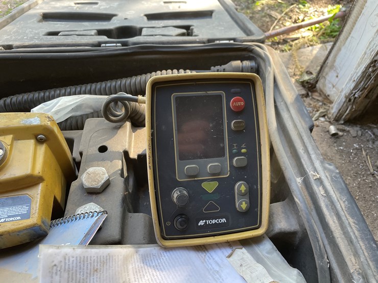#3731-•-topcon-paver-and-profiler-control-box-image-9