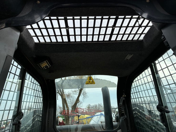 new-holland-l230-image-31