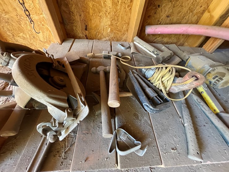 #3672-•-tools-and-large-wooden-table-image-25