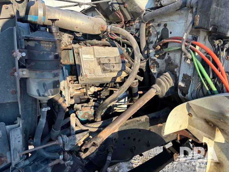 international-4900-image-25