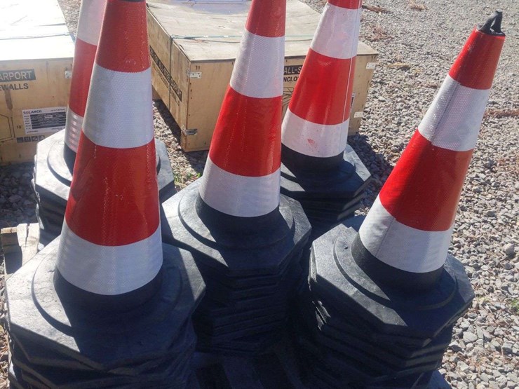 qty-(50)-unused-safety-cones-image-5