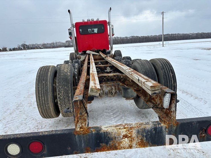 peterbilt-365-image-51