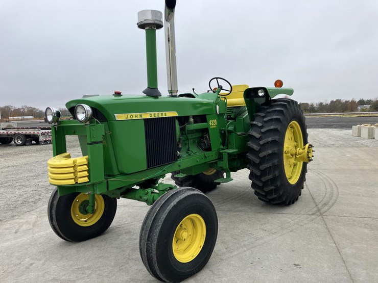 john-deere-4320-image-2