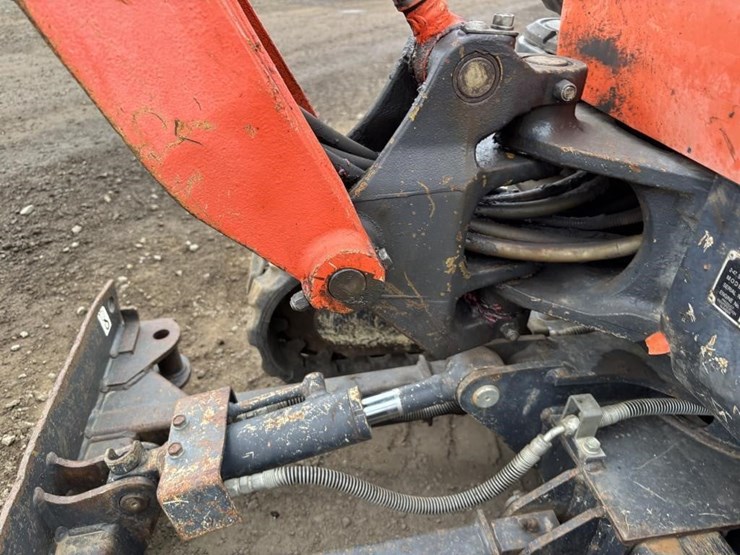 2015-kubota-k008-3-image-17