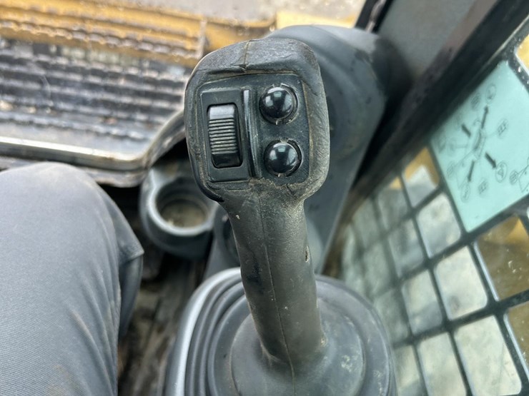 caterpillar-262d-image-42