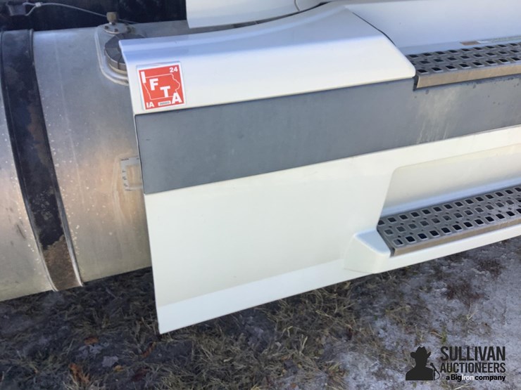 2003-volvo-vnl-t/a-truck-tractor-image-18