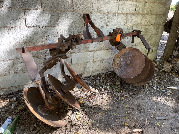 #3700-•-border-disc-image-2