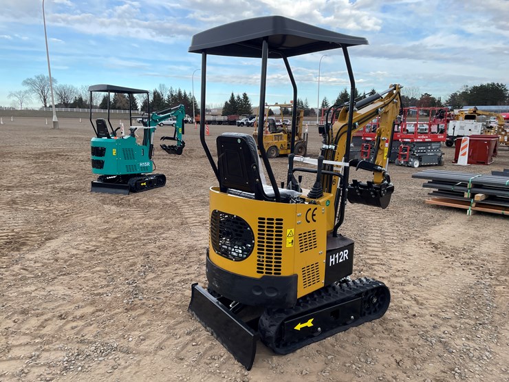 #9231-•-2025-unused-cfg-mini-excavator-image-3