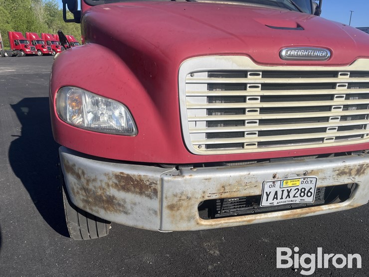 freightliner-m2-106-image-10