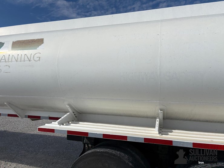 heil-trailer-image-10