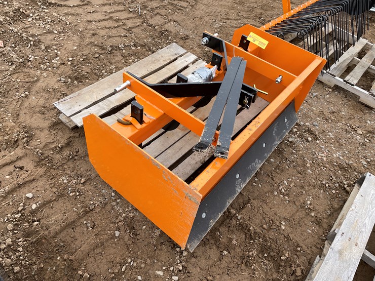 #2088-•-unused-2025-wolverine-square-scraper-attachment-image-3