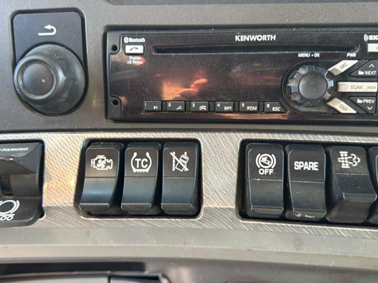 2019-kenworth-t680-image-65