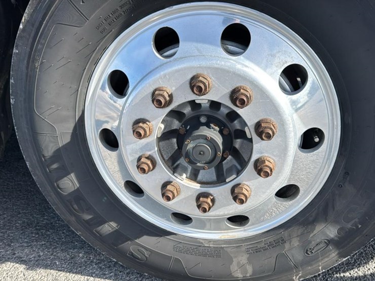 2019-kenworth-t680-image-46