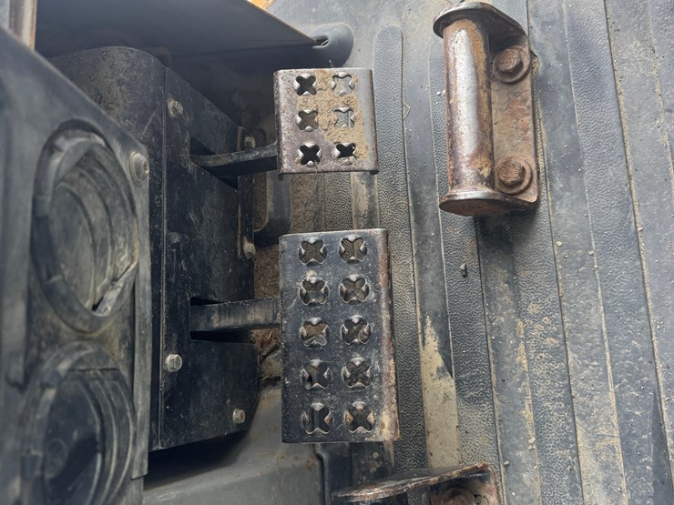 caterpillar-d5g-lgp-image-39