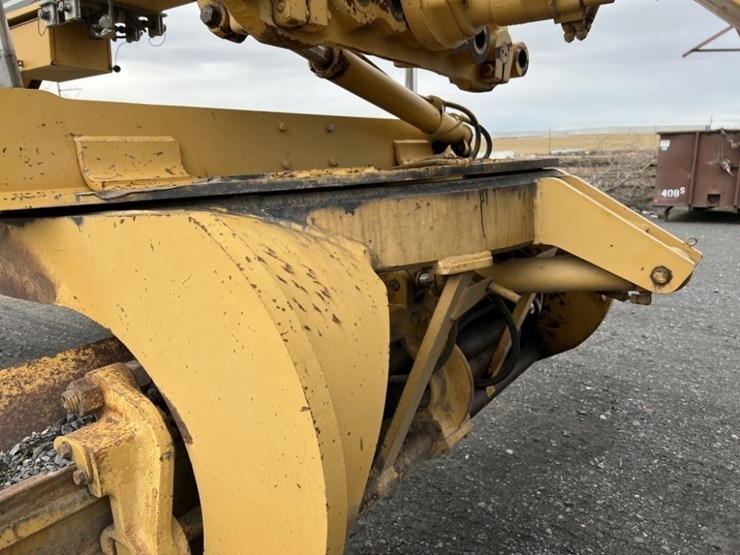 2006-caterpillar-160h-image-18