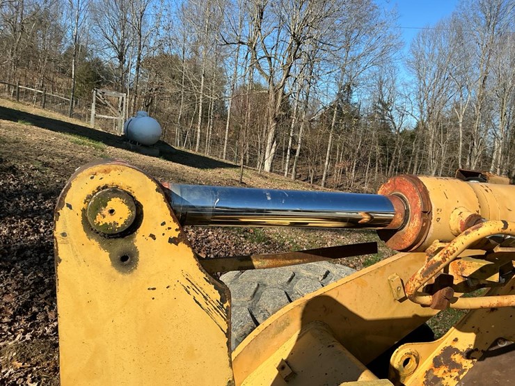 1989-deere-444e-image-52