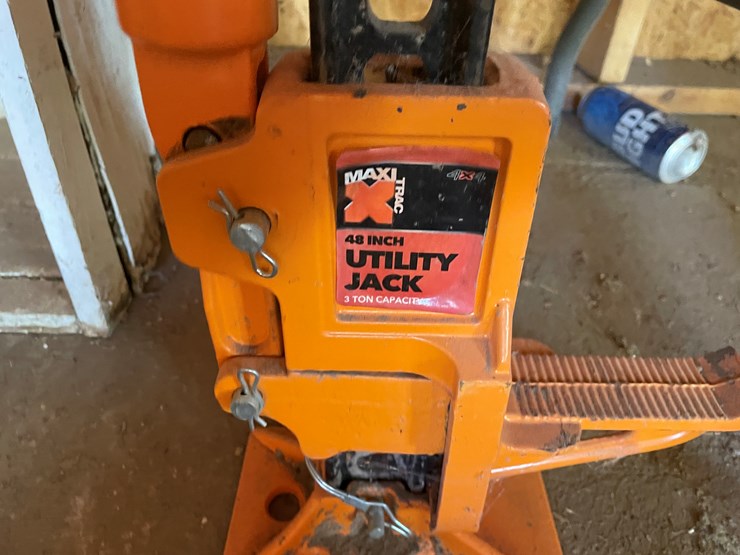 #3684-•-hi-lift-utility-jack-and-farm-jack-image-5