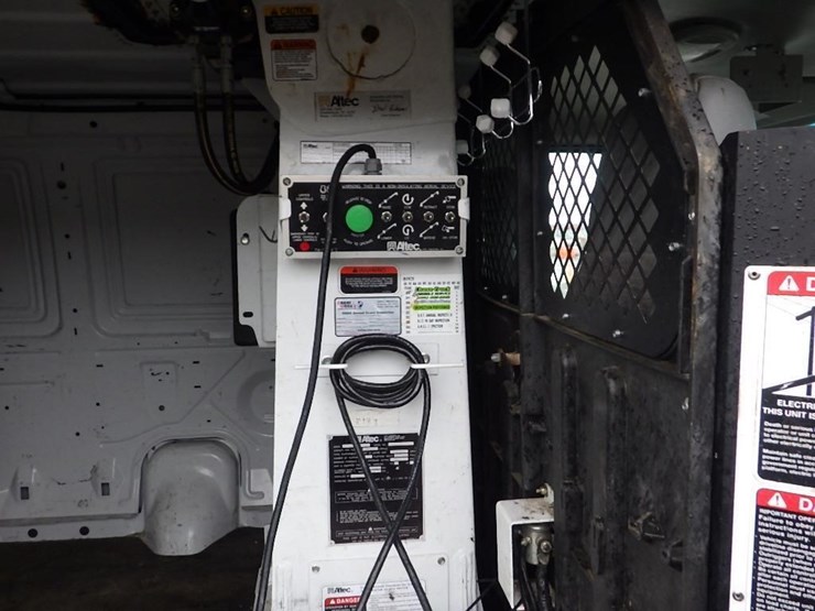 2012-ford-e350-image-14