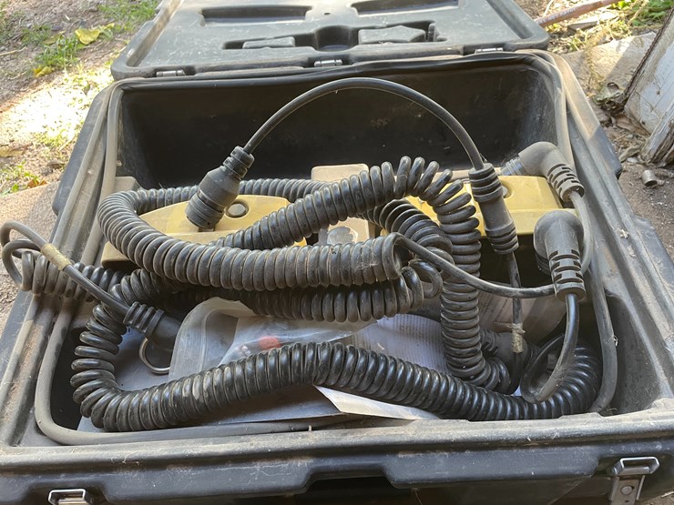 #3731-•-topcon-paver-and-profiler-control-box-image-15