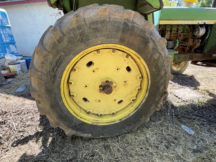 john-deere-4230-image-33