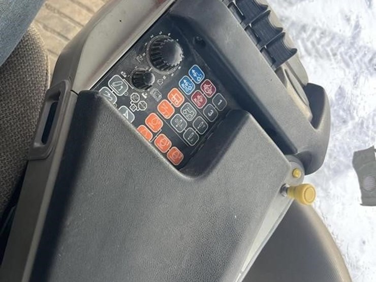 case-ih-magnum-260-image-24