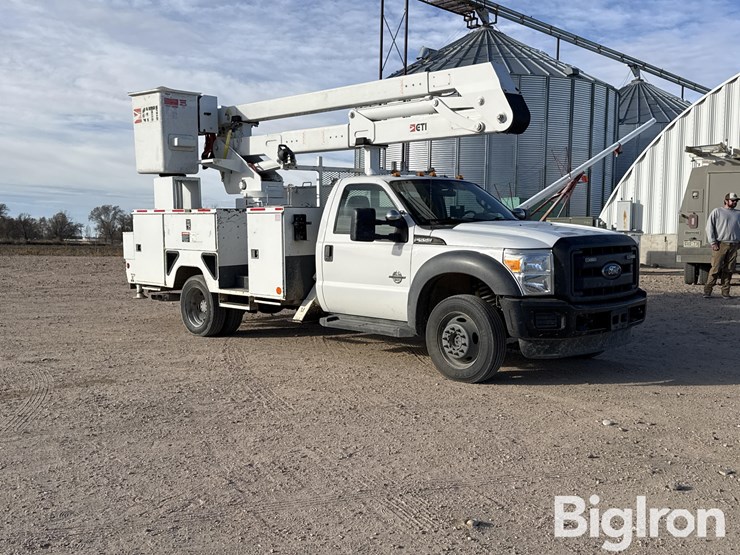 ford-f550-xlt-image-3