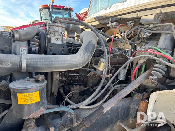 1998-freightliner-fl80-image-26