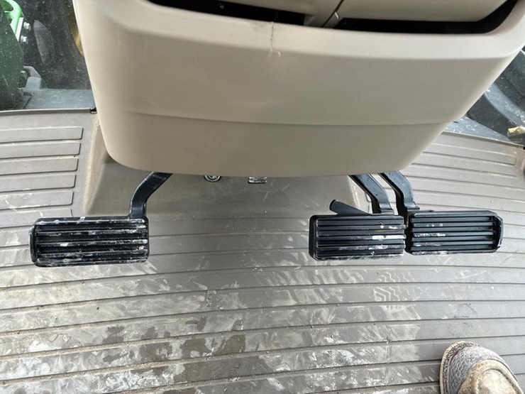 john-deere-8370r-image-73