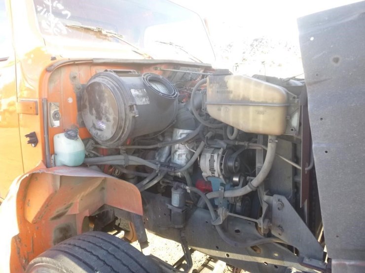 international-4900-image-13