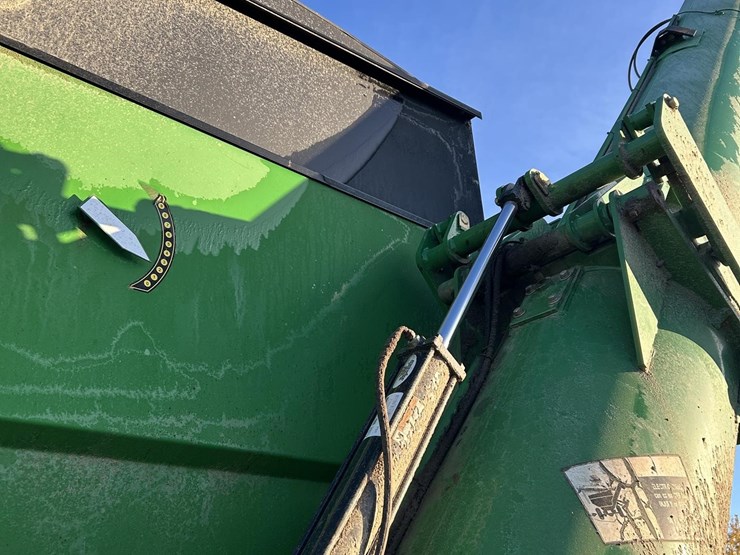 2010-parker-1348-image-13