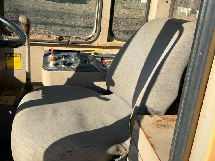 1989-deere-444e-image-18