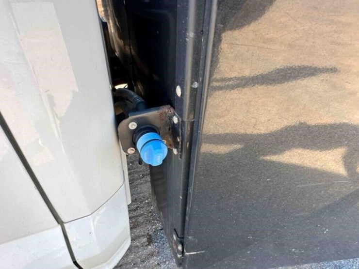 2023-ford-f350-image-19