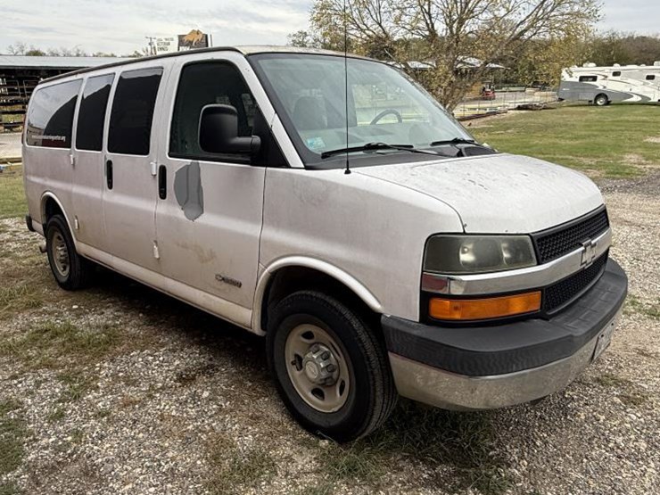 2006-chevrolet-3500-image-2