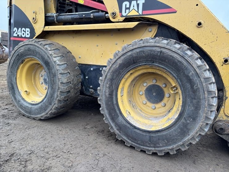 2006-caterpillar-246b-image-17