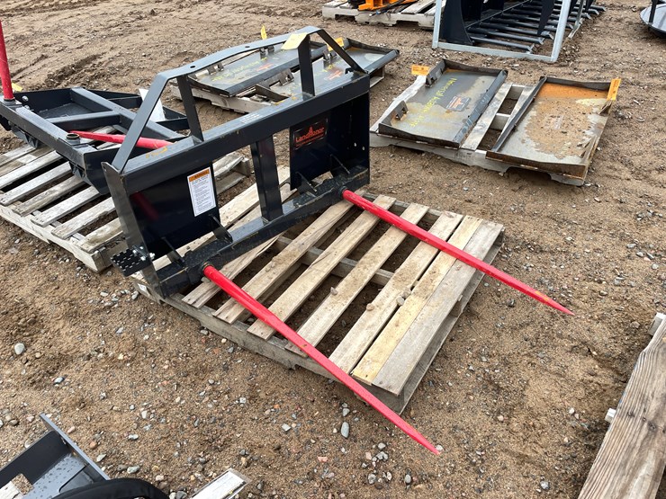 #2067-•-unused-2025-landhonor-skid-steer-bale-spear-attachment-image-4