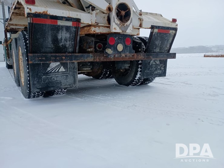 1996-freightliner-fld120-image-14