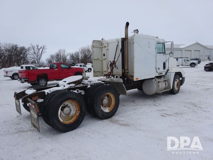 1994-freightliner-fld120-image-34