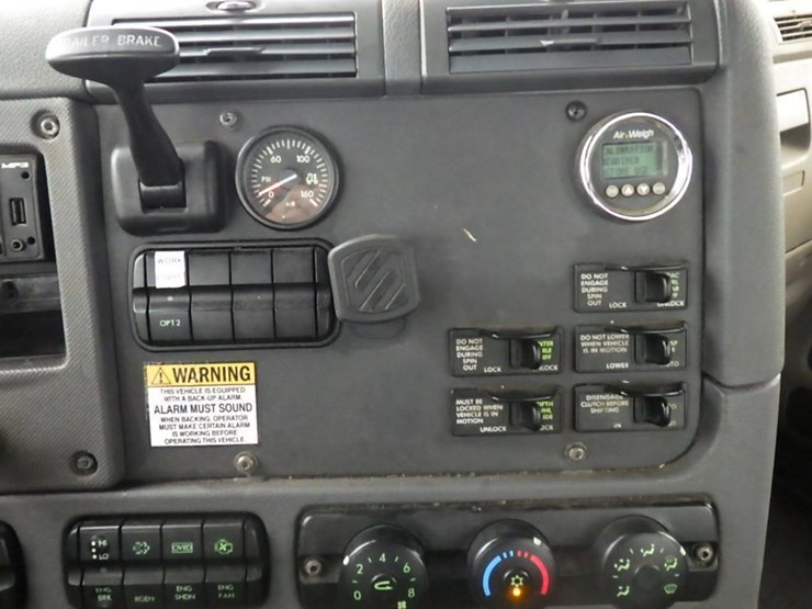 freightliner-cascadia-125-image-54