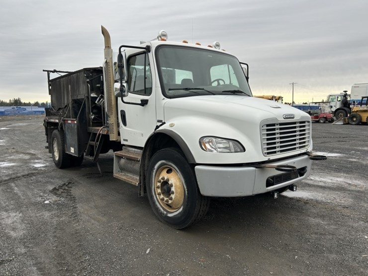 2009-freightliner-m2-s/a-asphalt-patch-truck-image-7