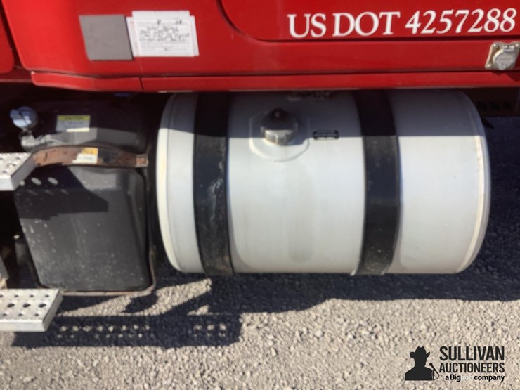 2018-freightliner-cascadia-125-image-10