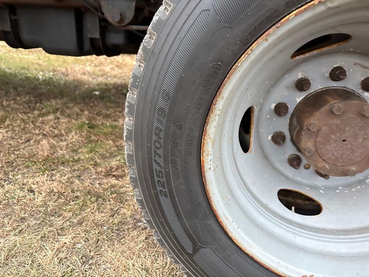 2012-ford-f550-image-8