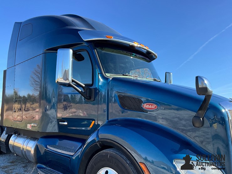 2020-peterbilt-579-image-10
