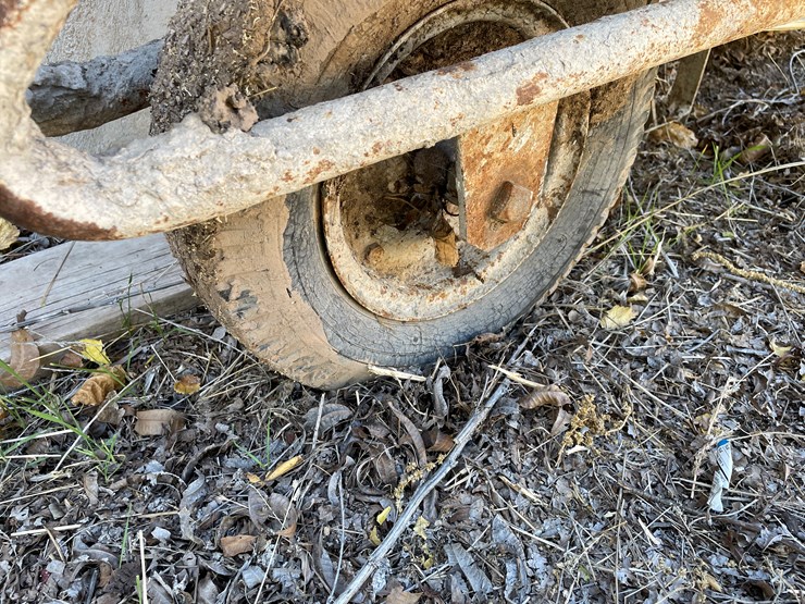 #3698-•-wheelbarrow-image-5