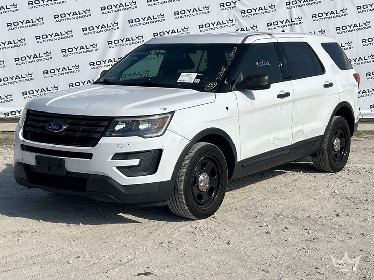 2016-ford-explorer-awd-suv-image-1