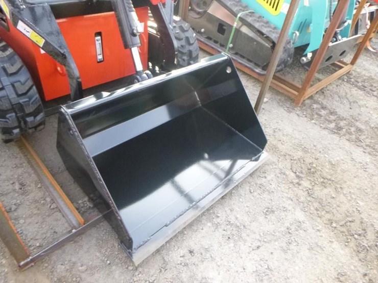 2025-agt-lrt23-skid-steer-track-loader-image-8