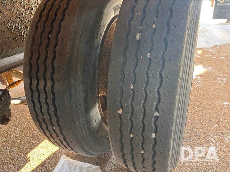 2007-neville-trailer-image-32