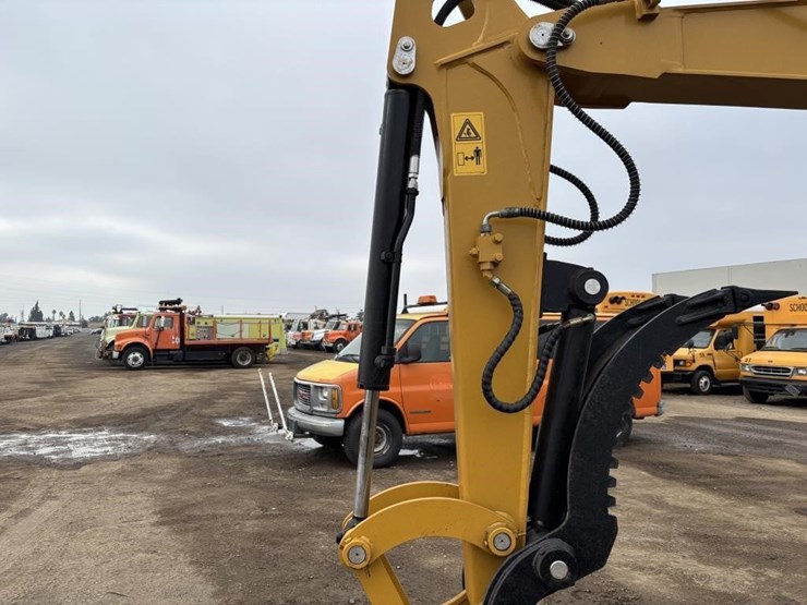 caterpillar-305.5e2-image-18