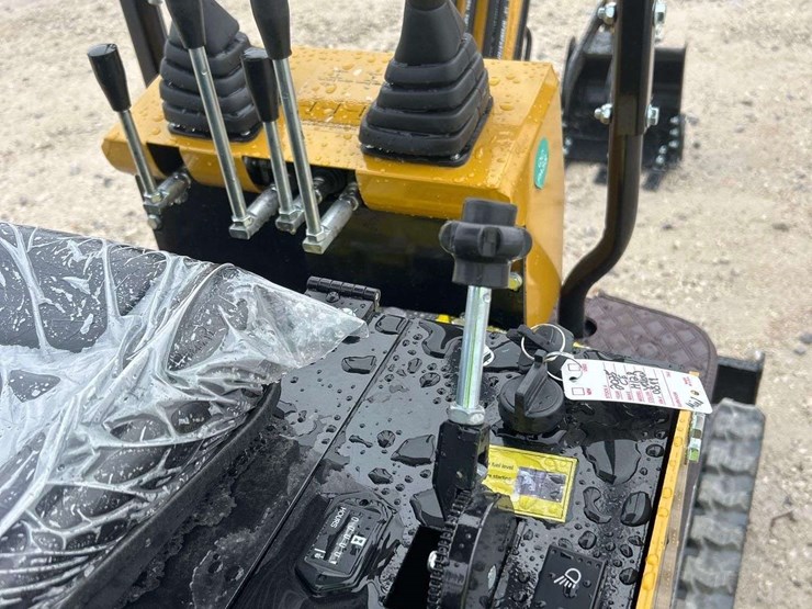 unused-2025-cfg-industrial-h15r-mini-excavator-image-7