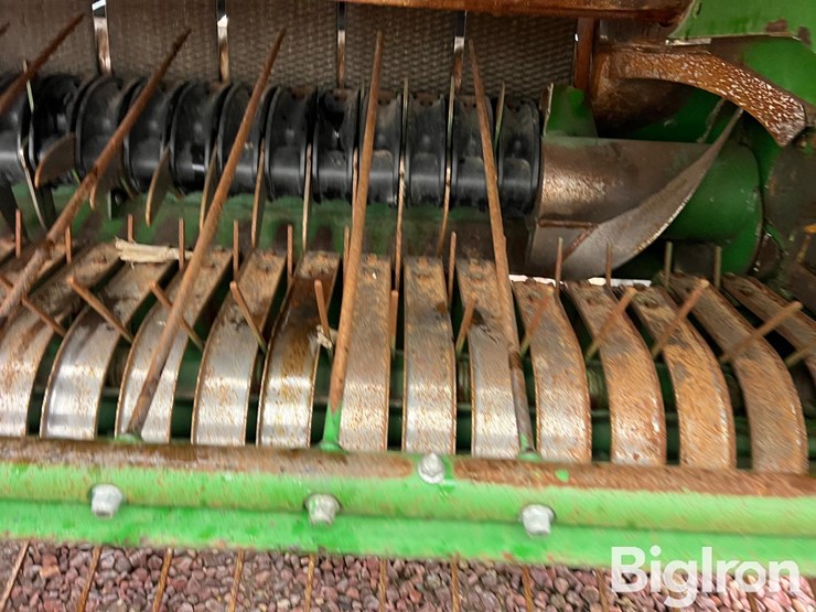 john-deere-560r-image-15