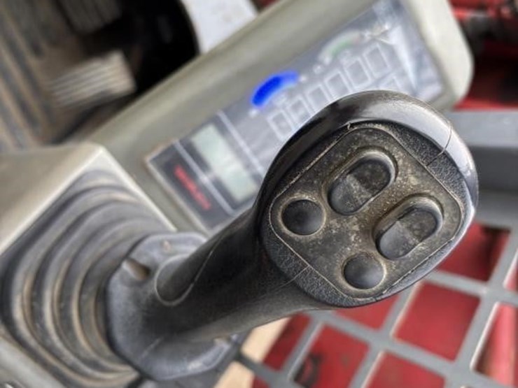 2016-takeuchi-tl8-image-24